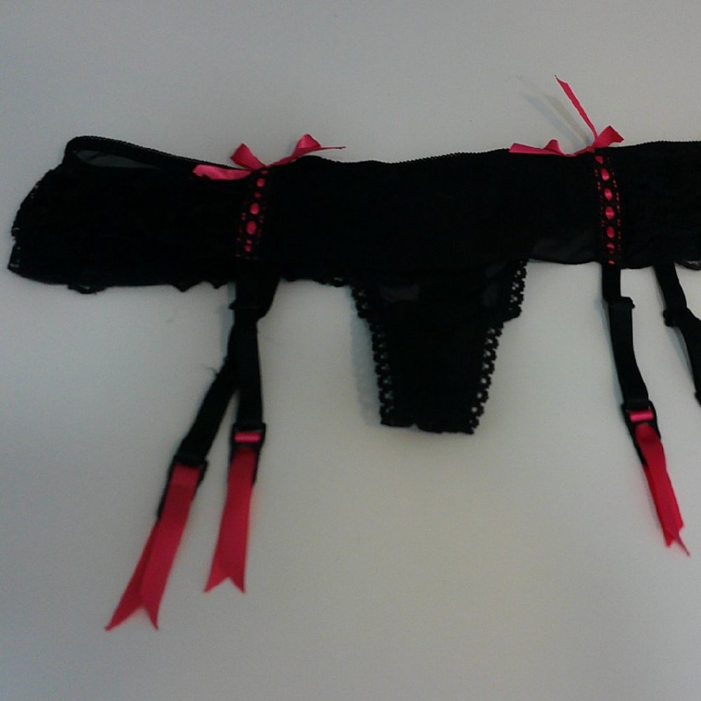 Women's L Seduction by Frederick's of Hollywood Thong Garter (never worn)